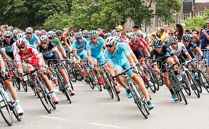 JNTY江南官方体育app巴美列捷福揭秘足球明星张祺的职业生涯和个人故事